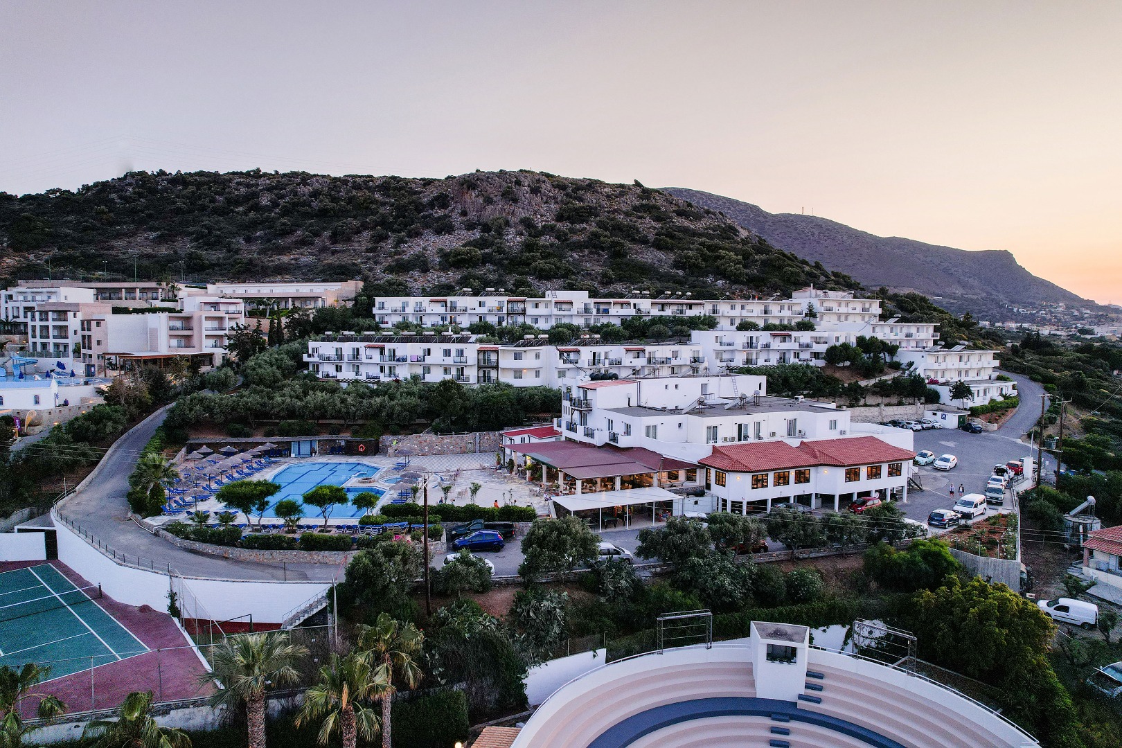 Semiramis Village Hotel